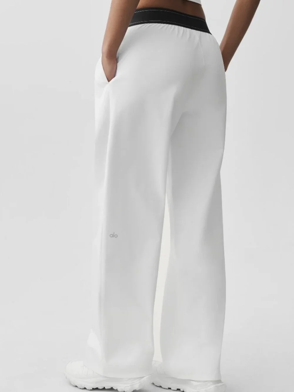 NWT👧Women's ALO Yoga White Suit Up Trouser Clean Girl Pants 🤍